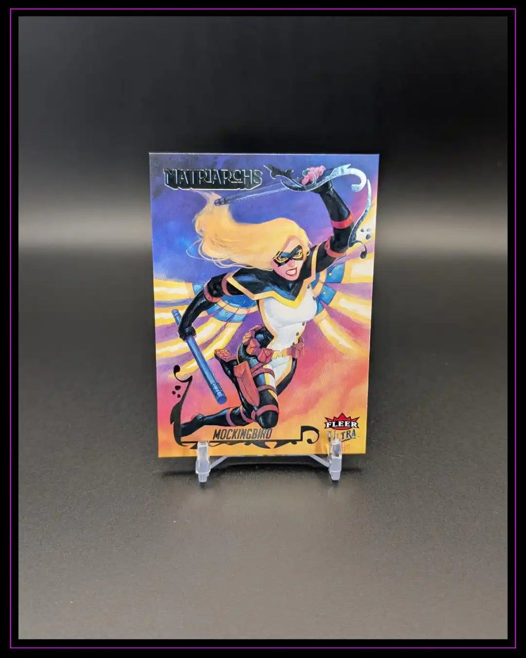 Mockingbird Trading Card mit Comic-Superheldin und buntem Hintergrund, Fleer Ultra Edition