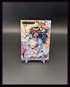 Trading Card mit Anime-Superheldin auf dunklem Hintergrund, Fleer Ultra, Matriarchs, Aero