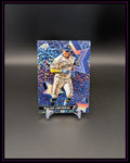 Baseball Trading Card von William Contreras, Milwaukee Brewers, mit farbigem Sternenmuster.