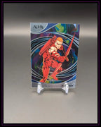 Trading Card mit Superheld in rotem Anzug, Bogen und Pfeil, auf buntem Hintergrund