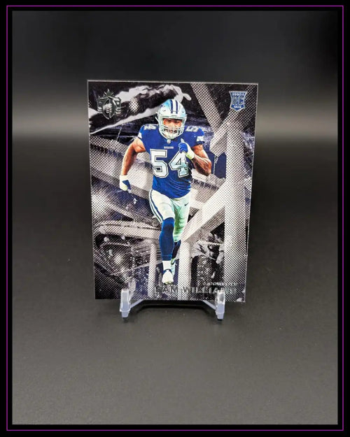 American Football Trading Card mit Spieler im blauen Trikot auf schwarzem Hintergrund