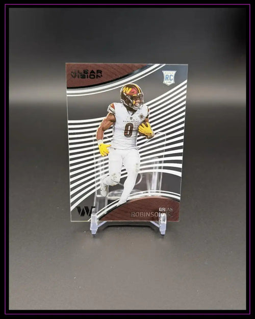 Transparente American Football Trading Card Brian Robinson Rookie, auf Ständer präsentiert