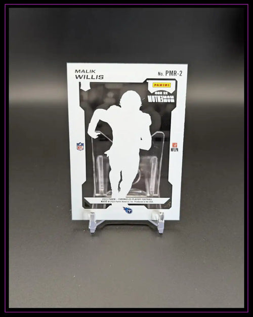 Panini 2022 Malik Willis Playoff Football Sammelkarte auf schwarzem Hintergrund