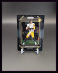 Panini Prizm NFL Trading Card Kenny Pickett Steelers Rookie Karte auf Ständer