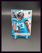 Football Trading Card Devin Lloyd Jaguars, Panini Photogenic Rookie Card auf Ständer