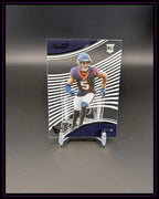 Transparente Football Trading Card Rookie mit Spieler im blauen Trikot und silbernen Linien