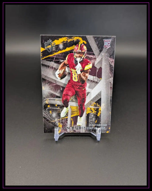 American Football Trading Card mit Spieler im roten Trikot vor dynamischem Hintergrund