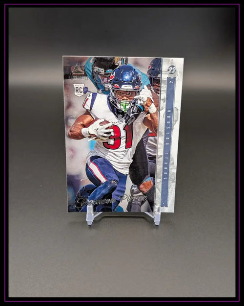NFL Trading Card mit Football-Spieler im Houston Texans Trikot, Rookie Card, auf Ständer