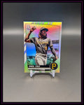 O'Neil Cruz Baseball Sammelkarte der Pittsburgh Pirates mit Hologramm-Effekt auf Ständer