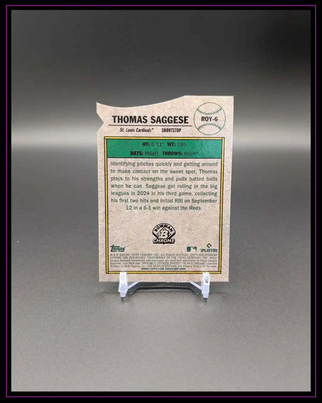 Rückseite einer Thomas Saggese Baseball Trading Card, Bowman Chrome, auf Kartenständer